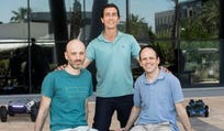 אסף אגמון (מימין) אמיר בוסני וניצן חורש, היזמים של RGo Robotics. החברה פיתחה תוכנה המאפשרת לרובוטים לראות ולהבין את סביבתם. צילום: אמיר לוי אסף אגמון (מימין) אמיר בוסני וניצן חורש, היזמים של RGo Robotics. החברה פיתחה תוכנה המאפשרת לרובוטים לראות ולהבין את סביבתם