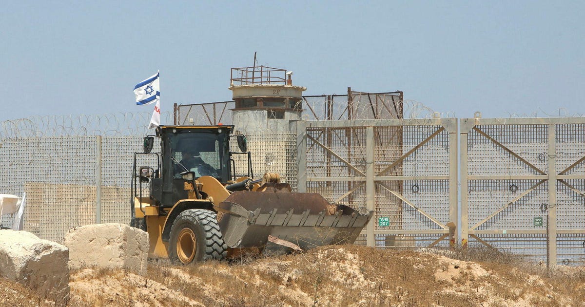 Israel detains 21 individuals in suspected multimillion-shekel fraud scheme involving Gaza contractors. Israel detains 21 individuals in suspected multimillion-shekel fraud scheme involving Gaza contractors.