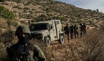 כוחות צה"ל במסיק בדיר אבו משעל, שלשום. השבועות הקרובים, אומרים מקורות במערכת הביטחון, יהפכו למבחן ליכולתה של המדינה לאכוף את החוק בגדה