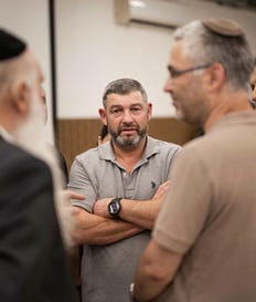 וינטר בכנס בגבעת שמואל. החודש. משווה את עצמו לדמויות היסטוריות שהיו משוכנעות בדרכן למרות שסביבתן סירבה להכיר בגדולתן. צילום: איתי רון וינטר בכנס בגבעת שמואל. החודש. משווה את עצמו לדמויות היסטוריות שהיו משוכנעות בדרכן למרות שסביבתן סירבה להכיר בגדולתן
