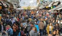 שוק מחנה יהודה בירושלים. כל אזרח בישראל עלול לספוג הפסד הון של עשרות אחוזים. צילום: MagioreStock/Shutterstock שוק מחנה יהודה בירושלים. כל אזרח בישראל עלול לספוג הפסד הון של עשרות אחוזים