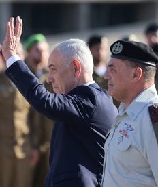 נתניהו וזמיר בטקס קורס קצינים בבה"ד 1, בשבוע שעבר. בממשל האמריקאי הביעו הפתעה לנוכח אמירותיו האחרונות של רה"מ. צילום: אילן אסייג נתניהו וזמיר בטקס קורס קצינים בבה"ד 1, בשבוע שעבר. בממשל האמריקאי הביעו הפתעה לנוכח אמירותיו האחרונות של רה"מ