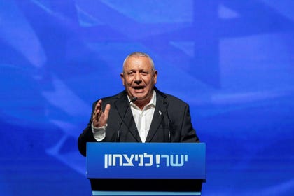 איזנקוט בכנס בחירות של ישר בתל אביב, הערב