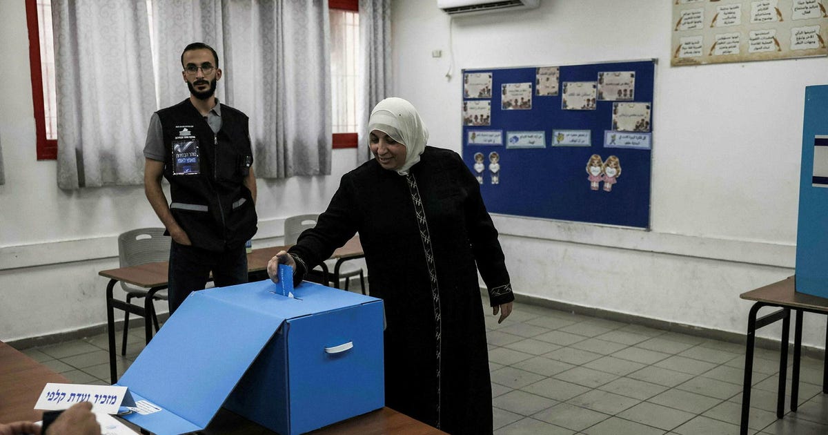 Breaking a Decades-Old Taboo, East Jerusalem Palestinians Turn Out in Force
