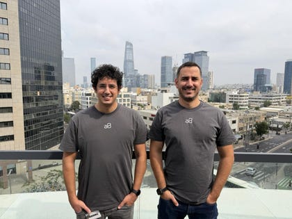 מימין: אור יעקב ויואב שכטר | צילום: יובל בסון